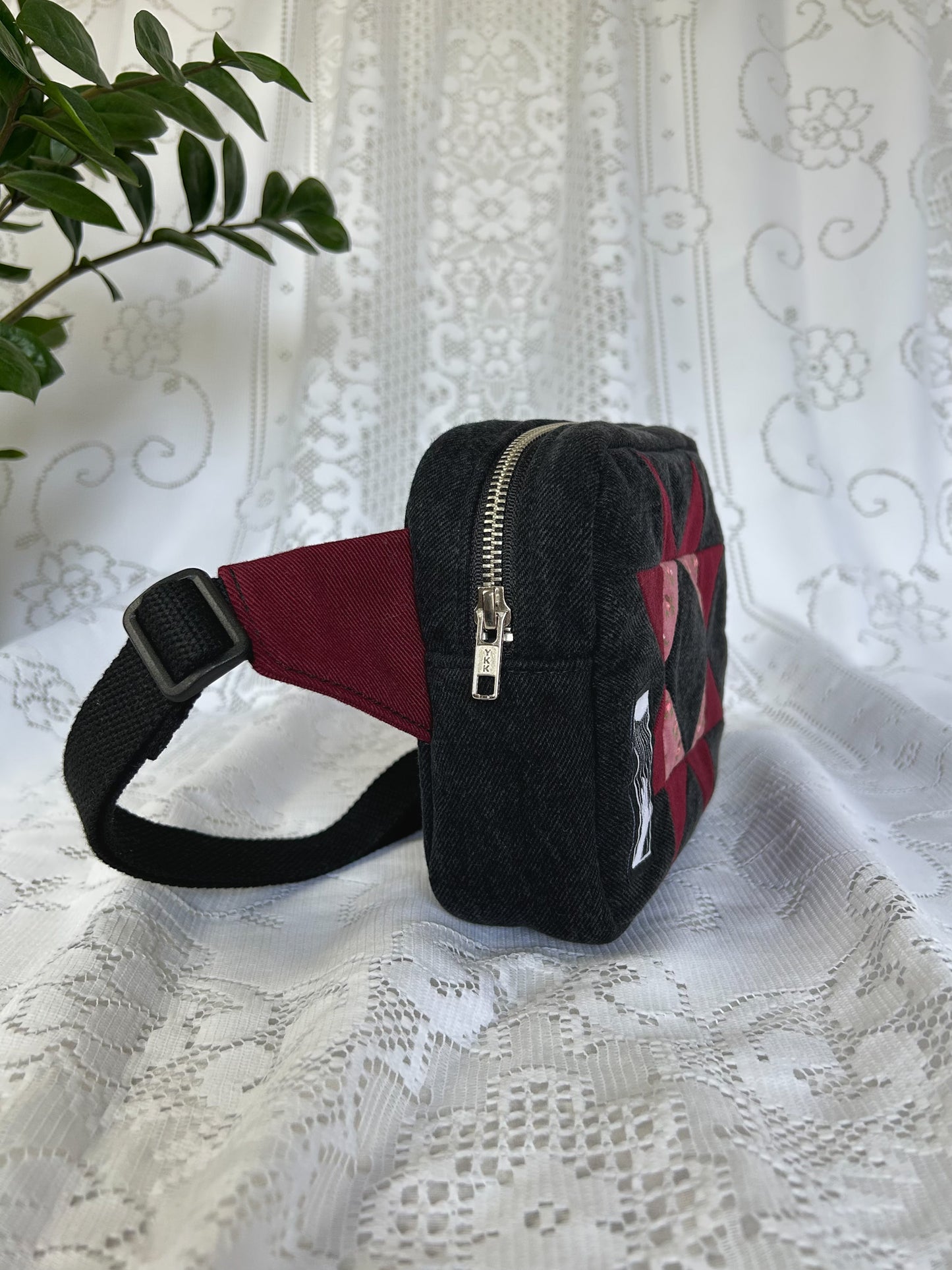 The Essentials Bag - Merlot Sawtooth Star