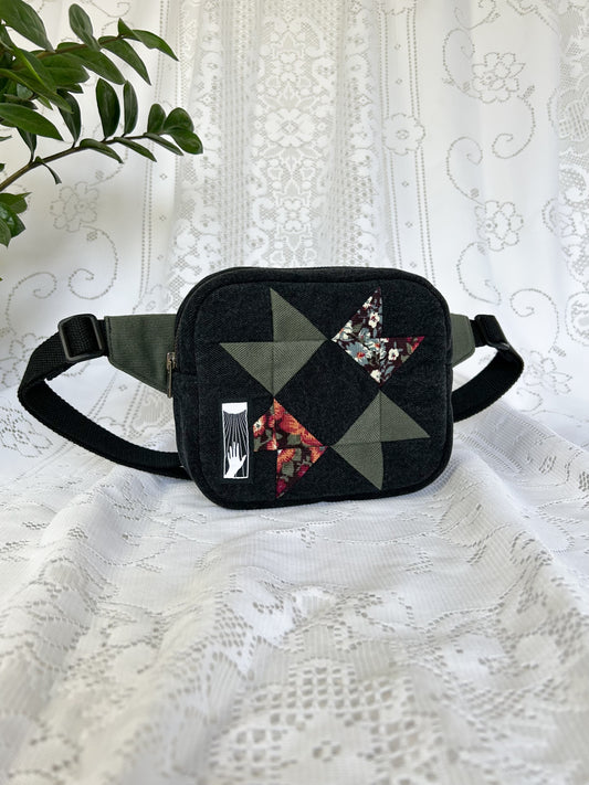 The Essentials Bag - Mossy Floral Sawtooth Star