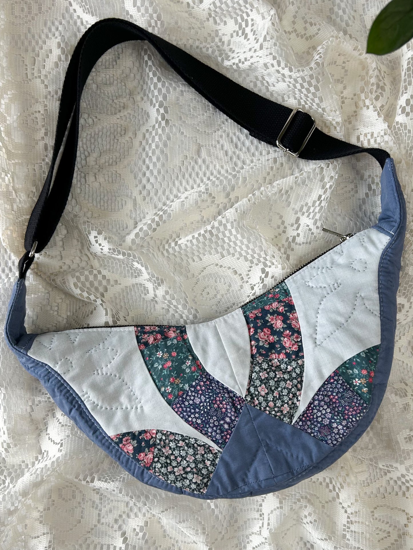 The Everywhere Bag - Lakeside Garden Quilt