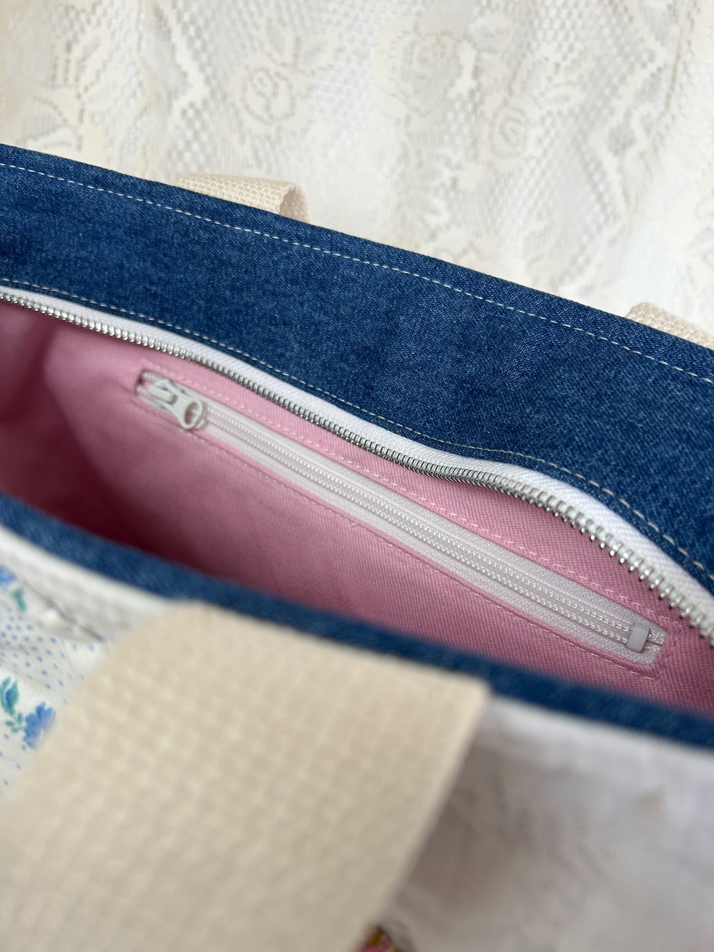 Close up of the interior zippered pocket